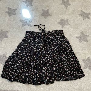 Flirty floral print skirt